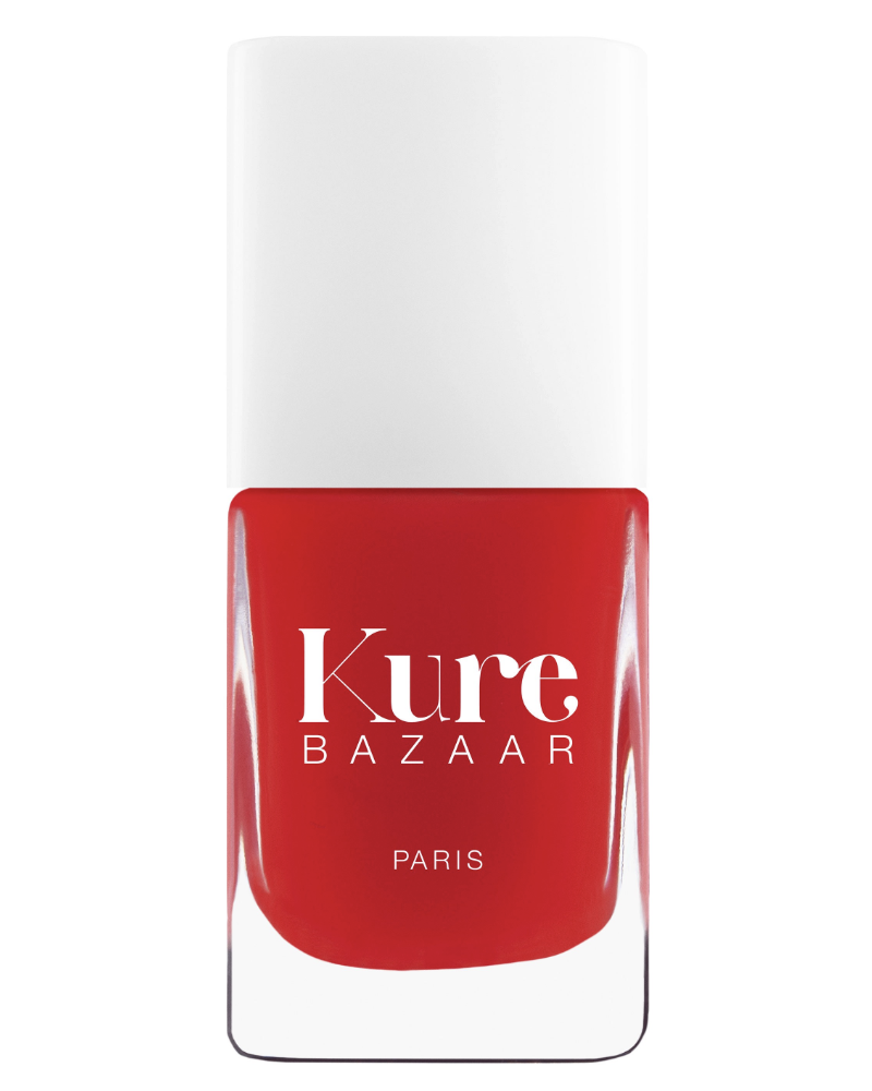 Le nouveau vernis soin à l'huile de sésame biologique au fini rouge multi-facettes imaginé par Virginie Dhello pour Kure Bazaar.